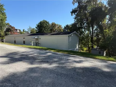 50023 Lin Chris Dr, Saint Clairsville, OH 43950