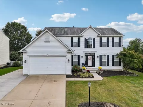 563 Rockglen Dr, Wadsworth, OH 44281