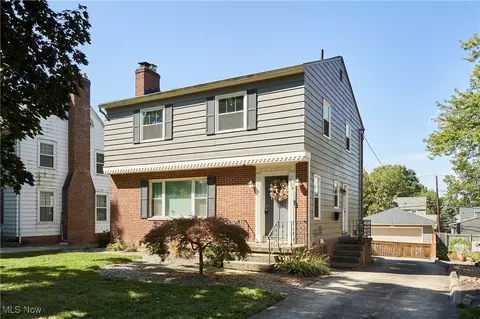 254 Castle Blvd, Akron, OH 44313