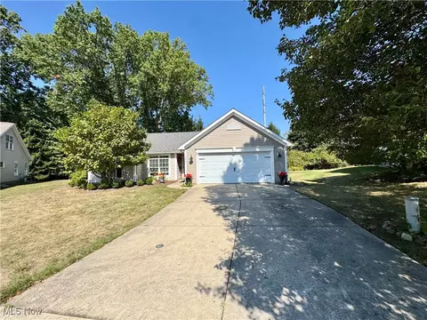 4072 Lindbergh Ave NW, Canton, OH 44718