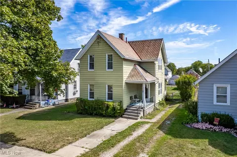 421 Adams St, Elyria, OH 44035