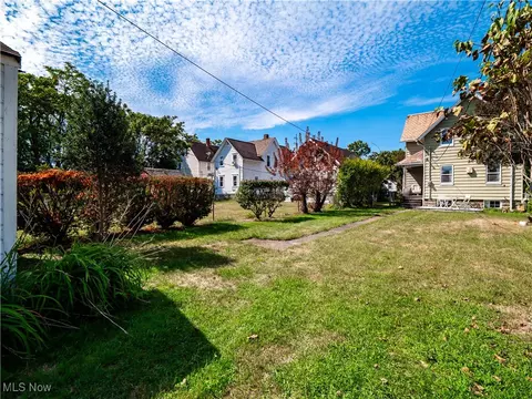 421 Adams St, Elyria, OH 44035 photo 29