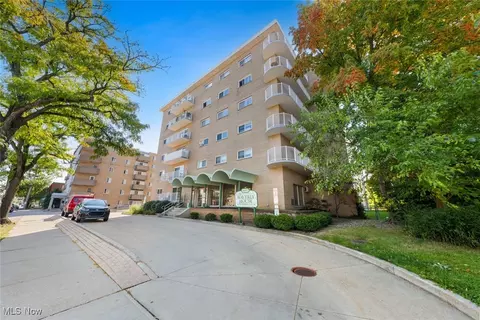 14567 Madison Ave #607, Lakewood, OH 44107