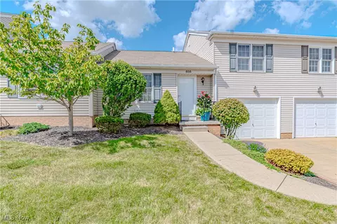 858 Quinebaug Ct, Brunswick, OH 44212