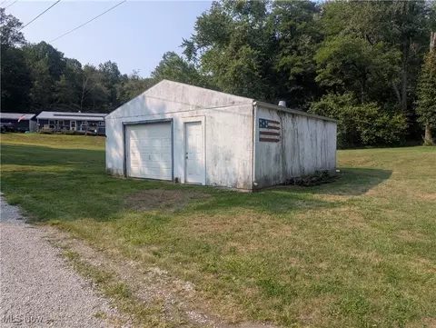 E Bank Street, Uhrichsville, OH 44683