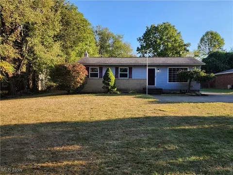 498 Eastwood Ave, Tallmadge, OH 44278