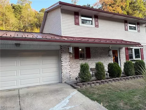 214 Basil Dr, Weirton, WV 26062