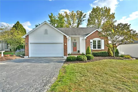 4917 Jonathan Ln NW, Warren, OH 44483