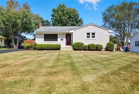 8010 Sigle Ln, Poland, OH 44514