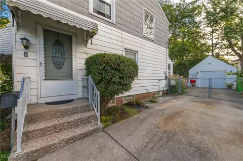 1501 E 248th St, Euclid, OH 44117 photo 4