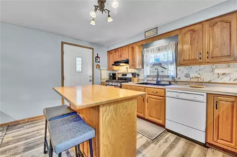 Kitchen - 1877 E 39th St, Lorain, OH 44055 photo 3 of 3