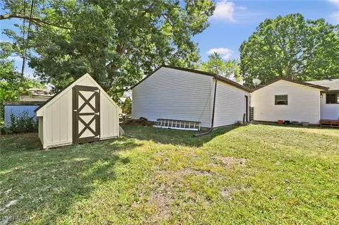 Exterior - 1877 E 39th St, Lorain, OH 44055 photo 3 of 9