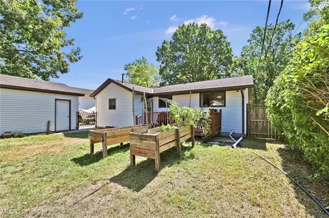 Exterior - 1877 E 39th St, Lorain, OH 44055 photo 5 of 9
