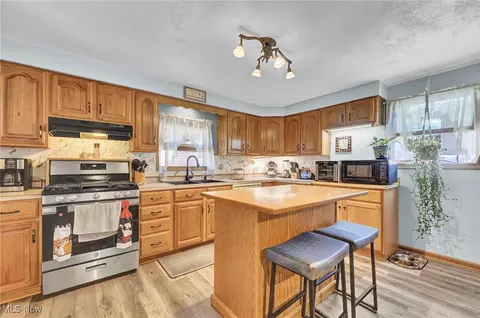 Kitchen - 1877 E 39th St, Lorain, OH 44055 photo 1 of 3