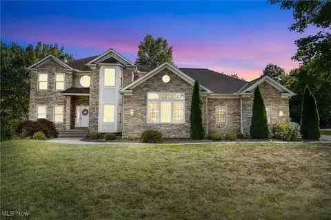 930 Chinaberry Cir, Macedonia, OH 44056