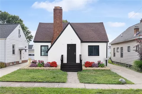 5244 W 49th St, Parma, OH 44134