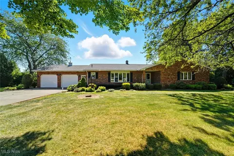 1185 Lake Rd, Conneaut, OH 44030