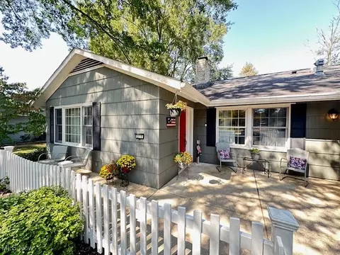 Exterior - 272 Pineview Dr, Berea, OH 44017 photo 2 of 8