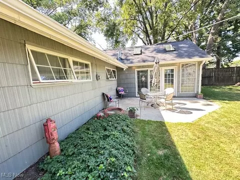 Exterior - 272 Pineview Dr, Berea, OH 44017 photo 7 of 8