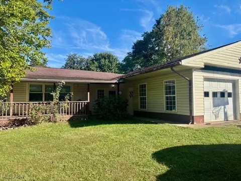 166 Pine St, Washington, WV 26181