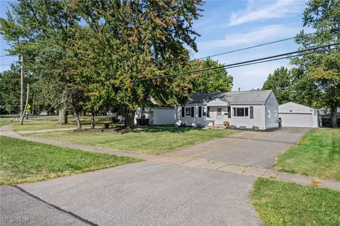 Exterior - 540 Hilliard Rd, Elyria, OH 44035 photo 3 of 12