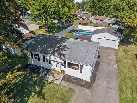 View/Area - 540 Hilliard Rd, Elyria, OH 44035 photo 1 of 7