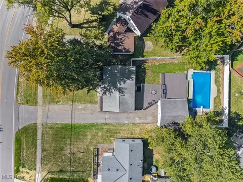 View/Area - 540 Hilliard Rd, Elyria, OH 44035 photo 5 of 7
