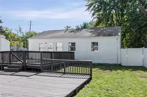 Exterior - 540 Hilliard Rd, Elyria, OH 44035 photo 10 of 12