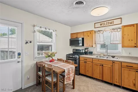Kitchen - 540 Hilliard Rd, Elyria, OH 44035 photo 2 of 2