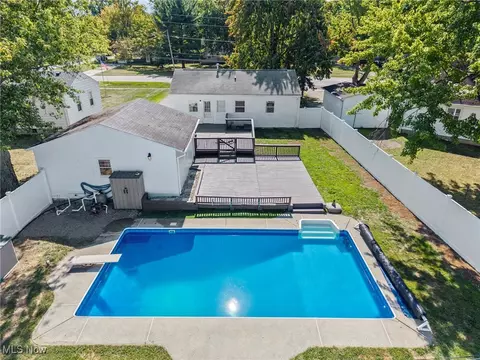 Exterior - 540 Hilliard Rd, Elyria, OH 44035 photo 12 of 12
