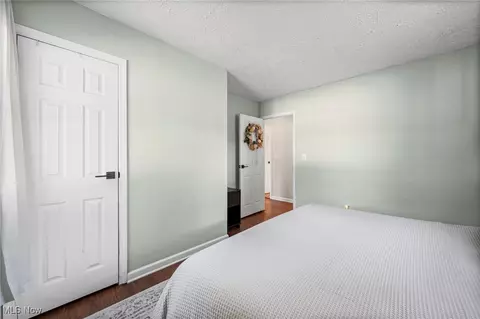 Bedroom - 540 Hilliard Rd, Elyria, OH 44035 photo 2 of 3