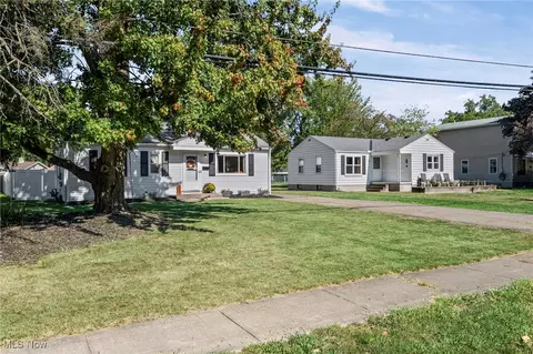 Exterior - 540 Hilliard Rd, Elyria, OH 44035 photo 2 of 12