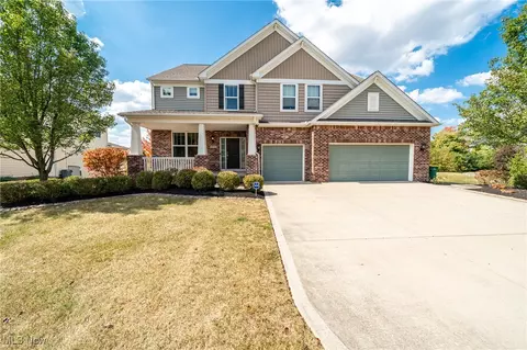 10132 Scenic View Dr, Twinsburg, OH 44087