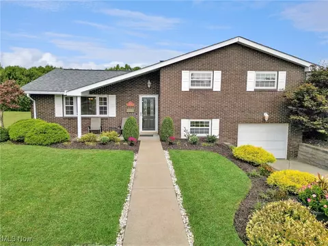 2431 Alexander Mnr E, Steubenville, OH 43952