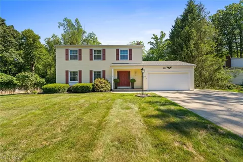 9755 Ridgeview Trl, Concord, OH 44060
