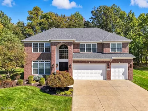 2825 Veron Ln, Twinsburg, OH 44087