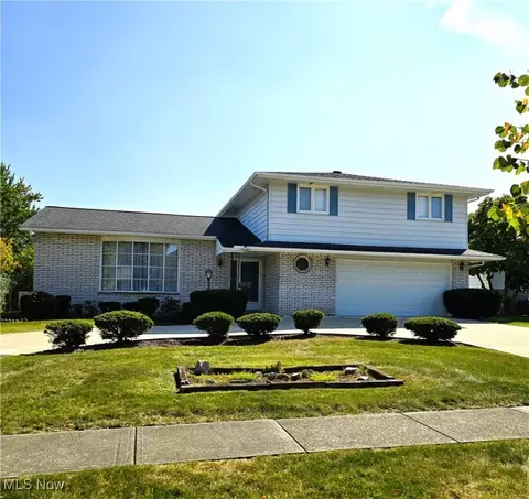 13225 Wengatz Dr, Middleburg Heights, OH 44130