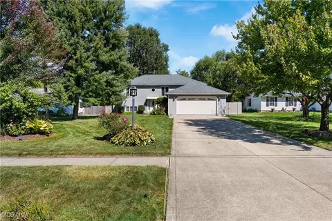 4893 Grafton Rd, Brunswick, OH 44212