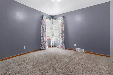 337 Harwood St, Elyria, OH 44035 photo 13