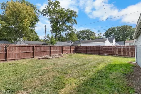 337 Harwood St, Elyria, OH 44035 photo 25