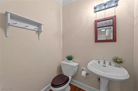Bath - 4312 Cobblestone Dr, Copley, OH 44321 photo 1 of 8