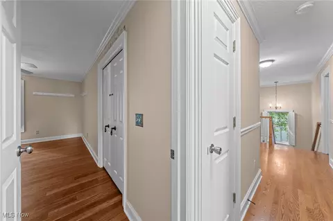 Entry Way - 4312 Cobblestone Dr, Copley, OH 44321 photo 9 of 12