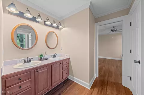 Bath - 4312 Cobblestone Dr, Copley, OH 44321 photo 5 of 8