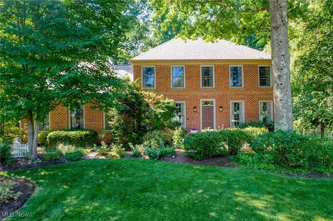 4312 Cobblestone Dr, Copley, OH 44321