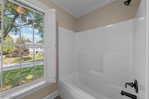 Bath - 4312 Cobblestone Dr, Copley, OH 44321 photo 6 of 8