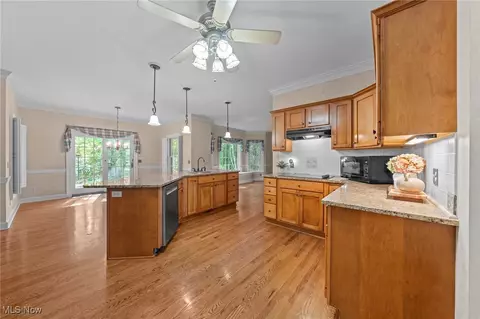 Kitchen - 4312 Cobblestone Dr, Copley, OH 44321 photo 3 of 5