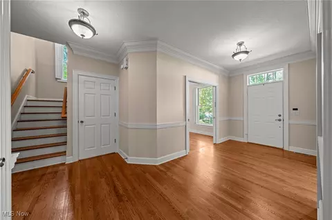 Entry Way - 4312 Cobblestone Dr, Copley, OH 44321 photo 2 of 12