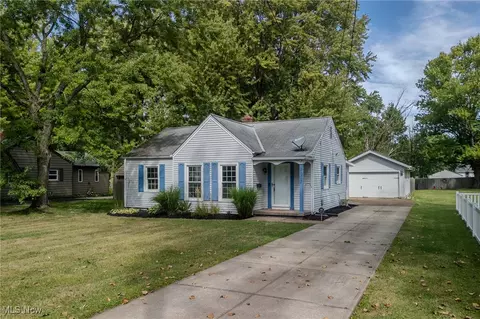 9007 Edgehill Rd, Mentor, OH 44060