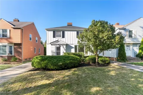 4073 Bushnell Rd, University Heights, OH 44118