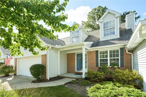 435 W Heritage Dr, Cuyahoga Falls, OH 44223
